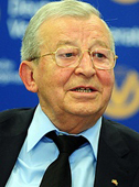 Professor Dr. Reinfried Pohl 