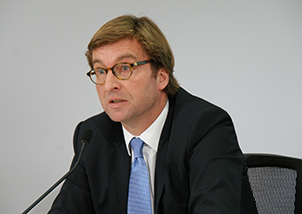Dr. Uwe Schroeder-Wildberg 